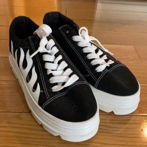 Stylish platform sneakers with trendy flame print
